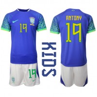Camisa de time de futebol Brasil Antony #19 Replicas 2º Equipamento Infantil Mundo 2022 Manga Curta (+ Calças curtas)